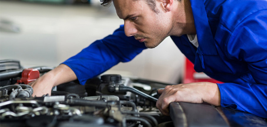 chrysler service department tech